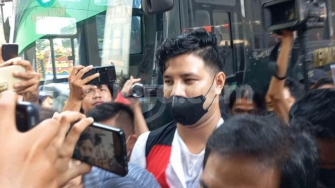 Kata Ammar Zoni Saat Hendak Masuk Ruang Sidang Perdana atas Kasus Narkoba