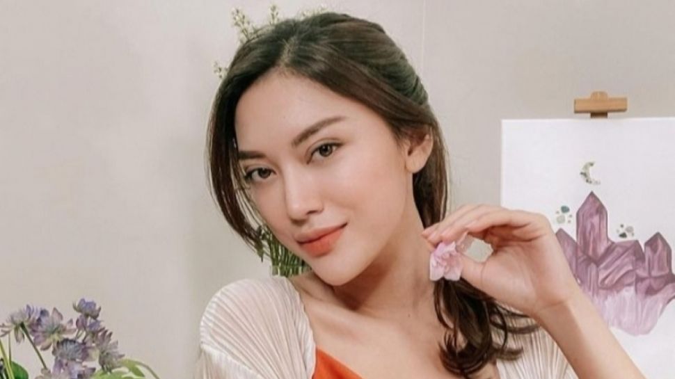 Dindra Nashriyah Selebgram Hot Yang Bikin Mata Pria Melotot