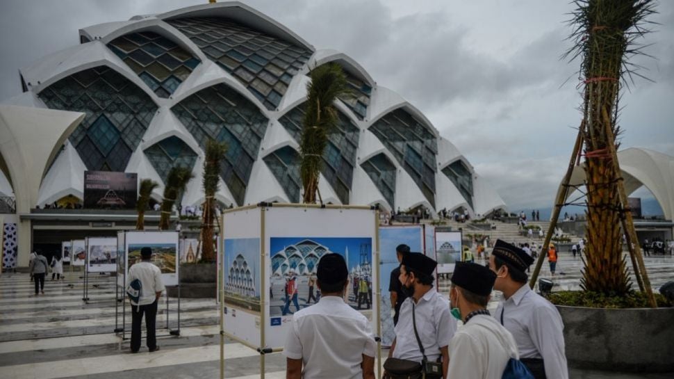 7 Fasilitas Unik Masjid Raya Al Jabbar Jawa Barat Yang Baru Diresmikan