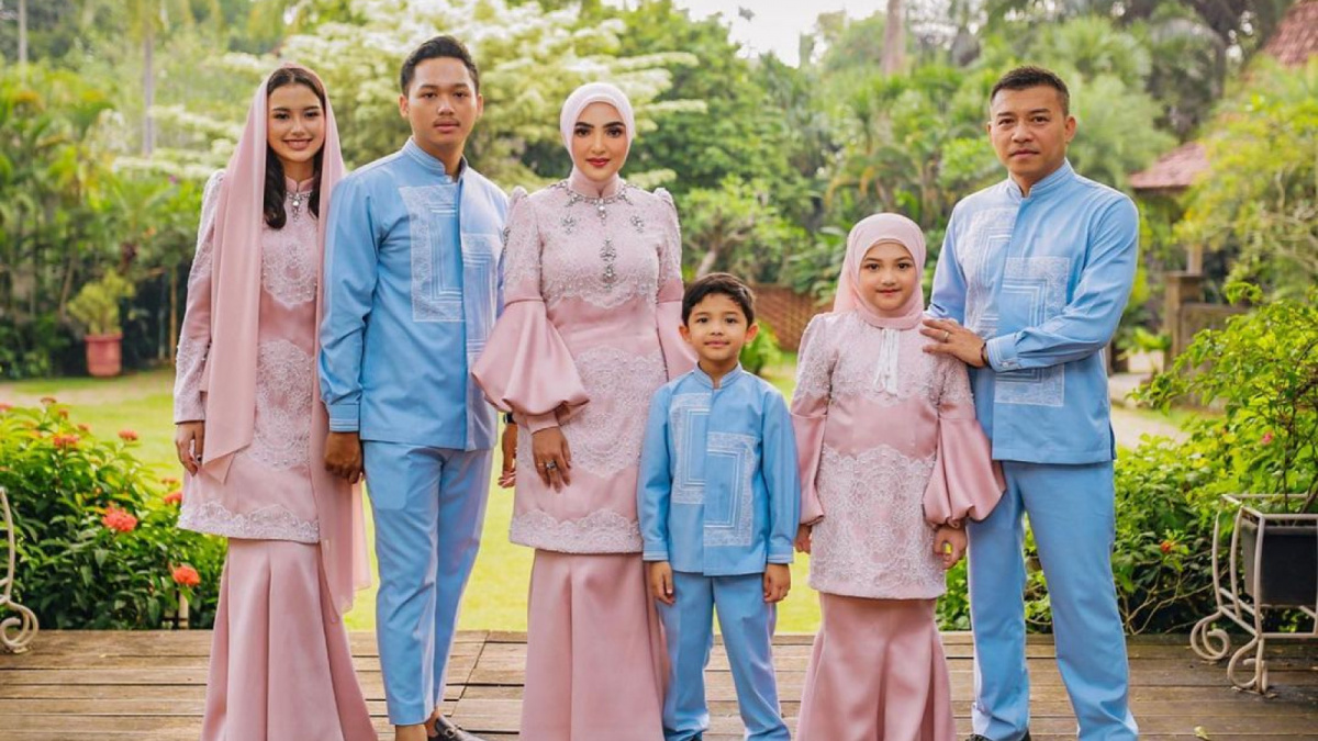 Kebersamaan Sarah Menzel dan The Hermansyah [[Instagram/@ashanty_ash]]