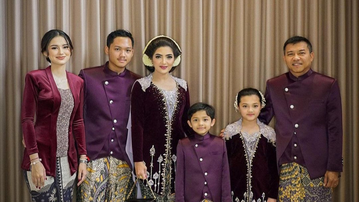 Kebersamaan Sarah Menzel dan The Hermansyah [[Instagram/@ashanty_ash]]