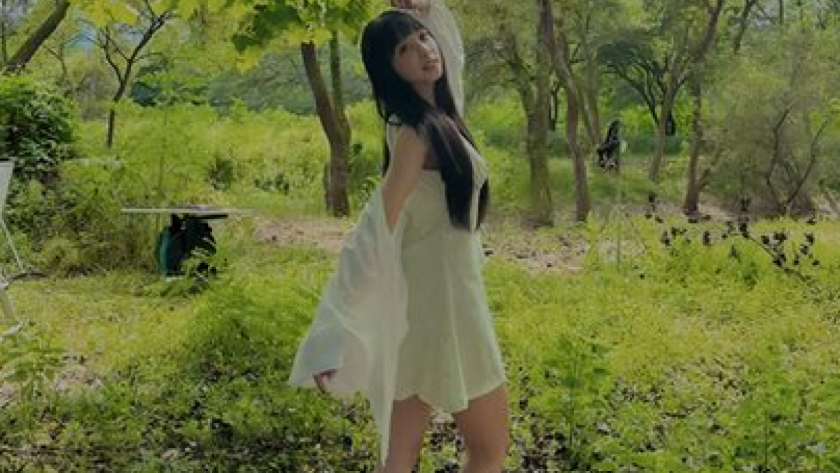 Dita Karang [[Instagram]]