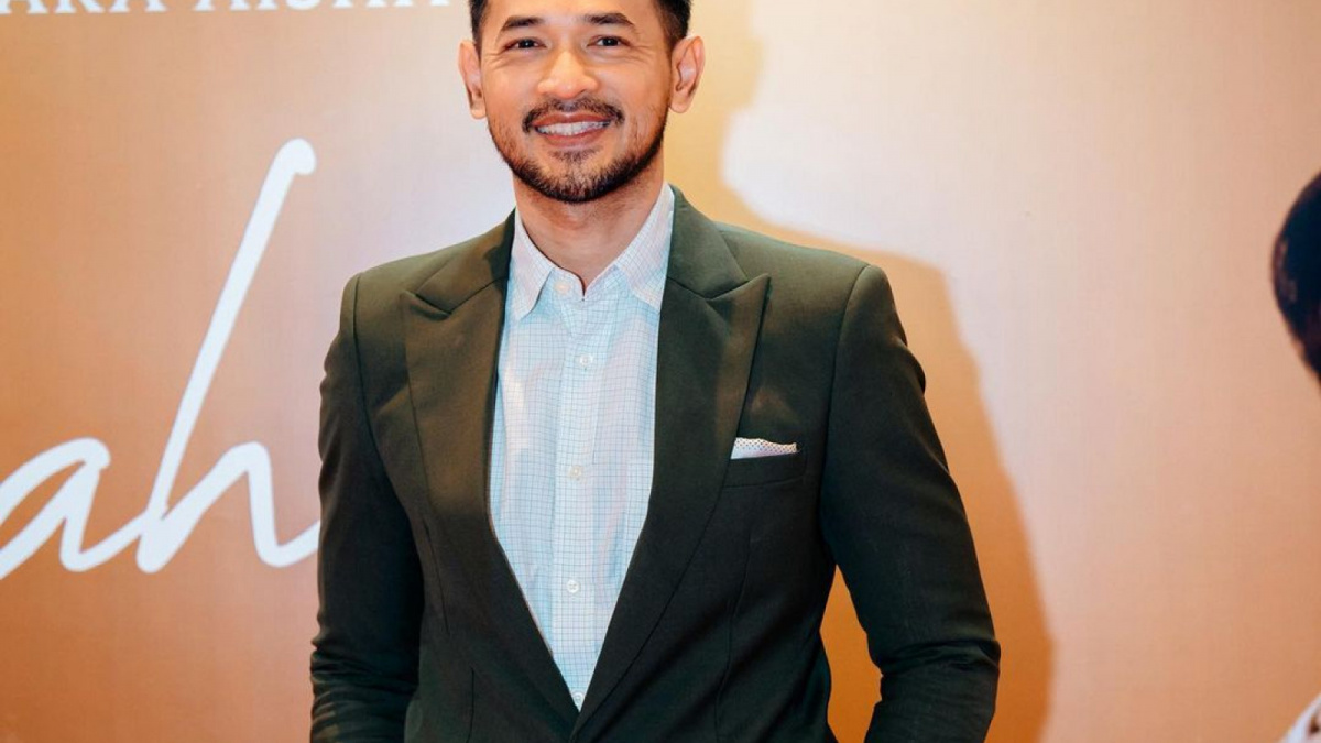 Oka Antara [[Instagram]]