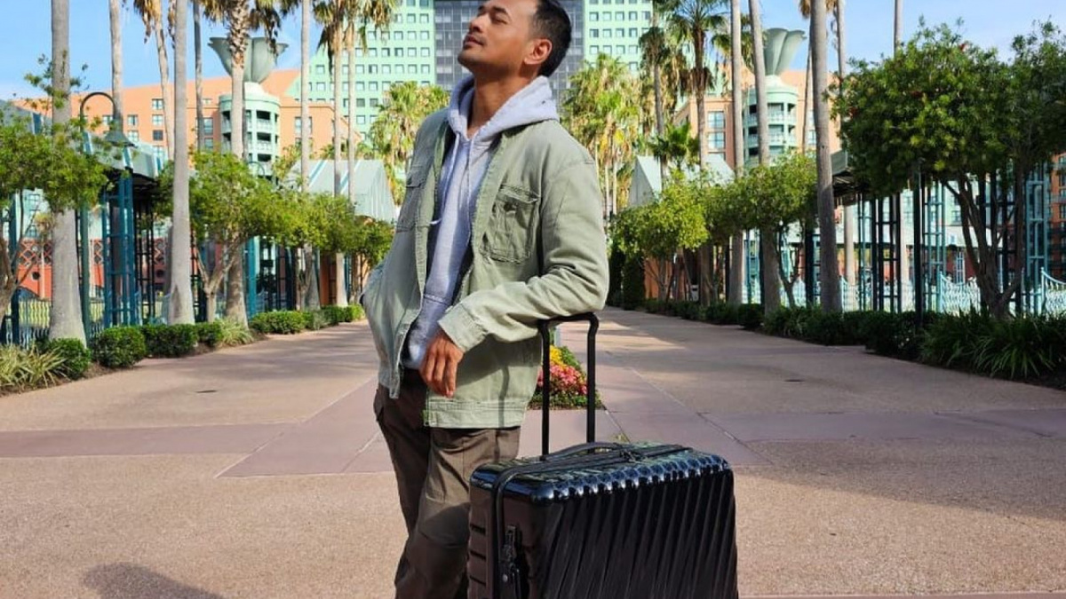 Oka Antara [[Instagram]]