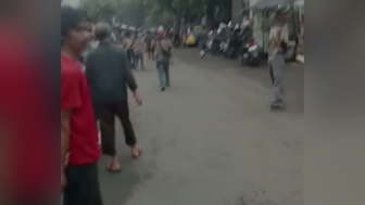 Ledakan Diduga Bom Bunuh Diri Tamu di Polsek Astanaanyar Bandung