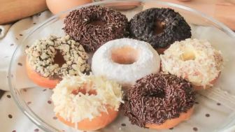 Cara Membuat Donat Kentang Susu, Lembut, Manis, Empuk