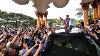 Relawan Anies Baswedan Akan Pasang Stiker di Semua Rumah Tetangga