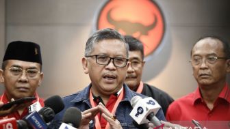 Hasto Kristiyanto Bantah Pertemuan Elit PDIP Terkait Kaesang Pangarep Gabung PSI
