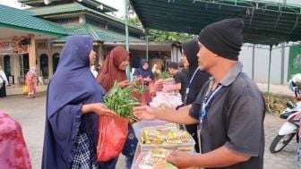 Pasar Unik di Garut, Pengunjung Ambil Barang Kemudian Bayar Dengan Doa