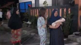 Bayi Dalam Kantong Kresek Ditemukan Masih Hidup Bikin Geger Warga