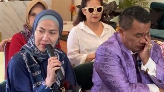 Hotman Paris Blak-blakan Sebut Kedatangan Ibunda Ferry Irawan ke Rumah Venna Melinda Hanya Pencitraan