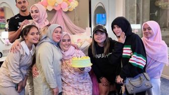Heboh Lesti Kejora Diduga Lepas Hijab di Pesta Ulang Tahun