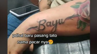 Nyesek, Sudah Bikin Tato Baru Dengan Nama Pacarnya Malah Mendadak Diputusin