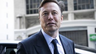 Pimpin 3 Perusahaan, Elon Musk Ngeluh Sakit: Sangat Sulit