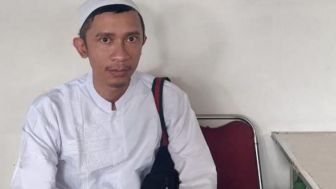 Penampilan Baru Aming Pakai Peci dan Baju Koko, Didoakan Sejumlah Artis Agar Istiqomah