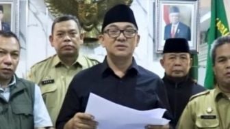 Plt Bupati Bogor Mengaku Berani Injak Alquran Karena Ini