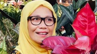 Ibunda Indah Permatasari Tak Peduli Dihujat Warganet : Dia Pakai Syaiton