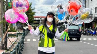 Kasihan, Baim Wong Nyamar Jadi Penjual Balon Tapi Sama Sekali Tak Ada yang Kenal