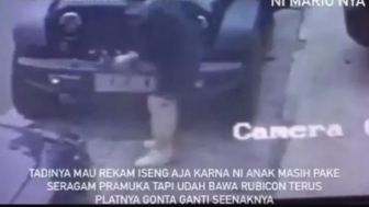 Viral Siswi Pakai Seragam Pramuka Naik Rubicon Berhenti di Pinggir Jalan Ganti Plat, Ternyata AG
