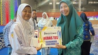 Sosok Tisya, Siswi SMAN 14 Gowa Kuasai 4 Bahasa Asing Juara Lomba Baca Surat Kartini