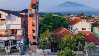 Viral Bangunan Hotel di Indonesia, Lebar Hanya 2,8 Meter