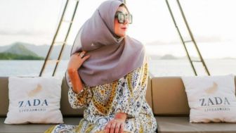 Ibu Raffi Ahmad Ketahuan Like Foto Ayu Ting Ting Tapi Mendadak Lenyap