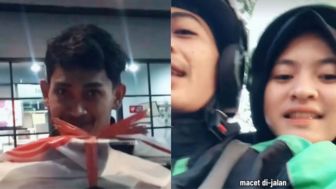 Viral Kisah Driver Ojol Antar Makanan ke Customer Ditemani Istri, Netizen Ikut Terharu