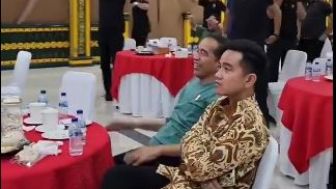 Ekspresi Aneh Gibran Rakabuming Saat Perayaan Gol Timnas U-22 SEA Games, Beda Dengan Jokowi