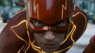 Besok Film The Flash Tayang, Ezra Miller Hadirkan Dualitas Menarik