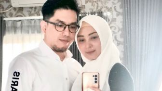 Perempuan Diduga Istri Sah Arman Wosi Kaget Baca Berita Suaminya Nikahi Della Puspita