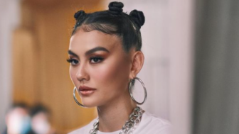 Agnez Mo Temukan Komentar Haters yang Sebut Dirinya Nenek-nenek Gaya Hiphop