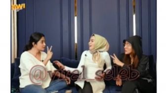 Mantan Suami Gay, Dewi Perssik Ngaku Senasib dengan Meylisa Zaara