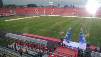 Pelatih PSS Sleman Kagum Dengan Stadion Dipta Bali: Atmosfernya Seperti di Eropa