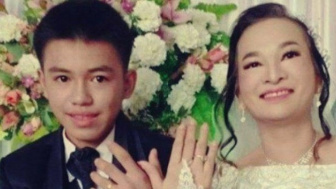 Perjalanan Cinta Kevin 16 Tahun Dengan Teman Curhat Ibunya Usia 41 Tahun