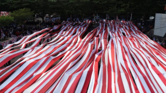 Aturan Melarang Bendera Merah Putih Rusak, Robek, dan Luntur Dikibarkan