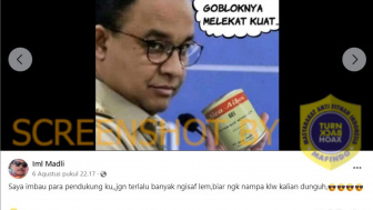 CEK FAKTA: Anies Baswedan Foto Sambil Pegang Lem