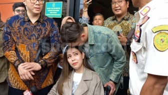 Nikita Mirzani Minta Lady Nayoan Tak Usah Bangga Diundang ke Podcast Artis