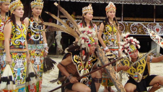 Mengenal Lebih Dekat Budaya Dayak di Desa Adat Pampang Samarinda