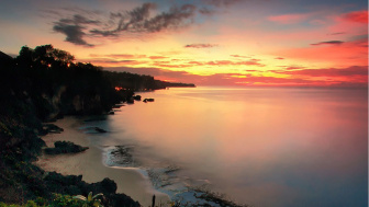 5 Pantai Indah di Uluwatu Bali