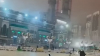 Video Petir dan Angin Kencang Terjang Kota Suci Mekkah, Pemerintah Umumkan Level Merah