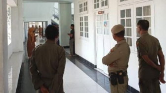 BREAKING NEWS: KPK Geledah Kantor Wali Kota Bima