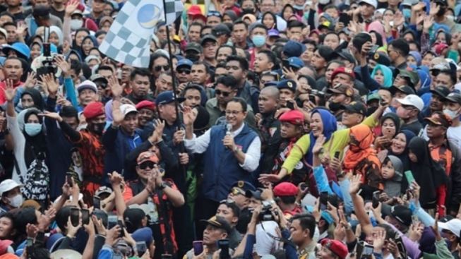 Ferdinand Hutahaean Sebut Anies Baswedan Sedang Lumuri Muka Dengan Sampah