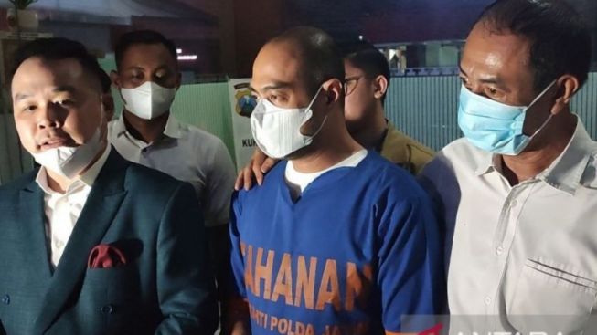 Permohonan Maaf Ferry Irawan ke Venna Melinda Saya Abi Jadi Sorotan, Warganet : Baca Puisi?