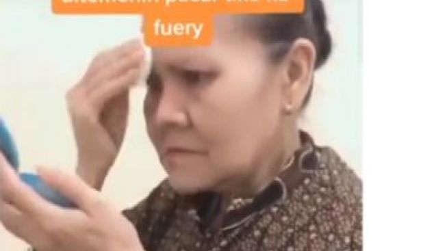 Bu Eny Mulai Berdandan Dan Berpakaian Rapi, Pacar Tiko : Cantik Banget Bidadariku