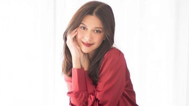 Nana Mirdad Bagi Tips Agar Pas Foto Paspor Terlihat Cantik