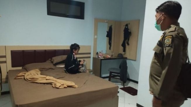 Satpol PP Temukan Pelaku Open BO Jelang Hari Kasih Sayang Valentine