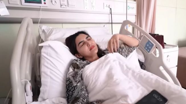 Detik-detik Ashanty Ambruk Sepulang dari Rumah Sakit, Kondisi Terkininya Dikhawatirkan