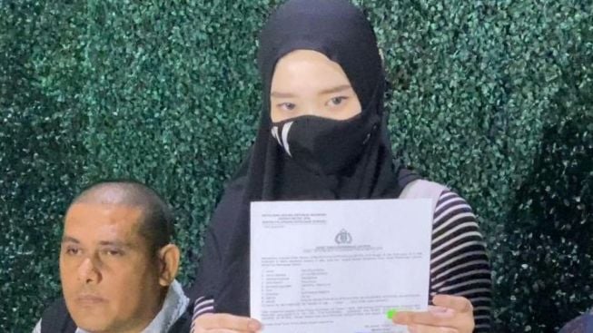 Tuding Inara Rusli Serakah Uang, Ibunda Virgoun Ngamuk Natalan Hanya Diberi Rp 300 Ribu