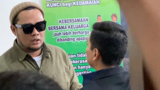 Mediasi Gagal, Netizen Heran Virgoun Minta Hak Asuh Anak: Waktu Selingkuh Nggak Inget Anak?