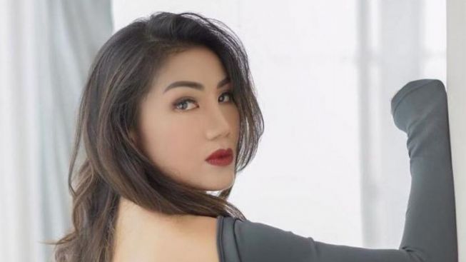 Inge Anugrah Makin Berani Tampil Cantik Usai Digugat Cerai Ari Wibowo